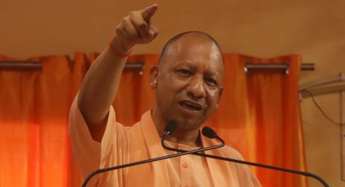बाराबंकी सड़क हादसे पर सीएम योगी ने लिया संज्ञान, घायलों के इलाज के दिए निर्देश