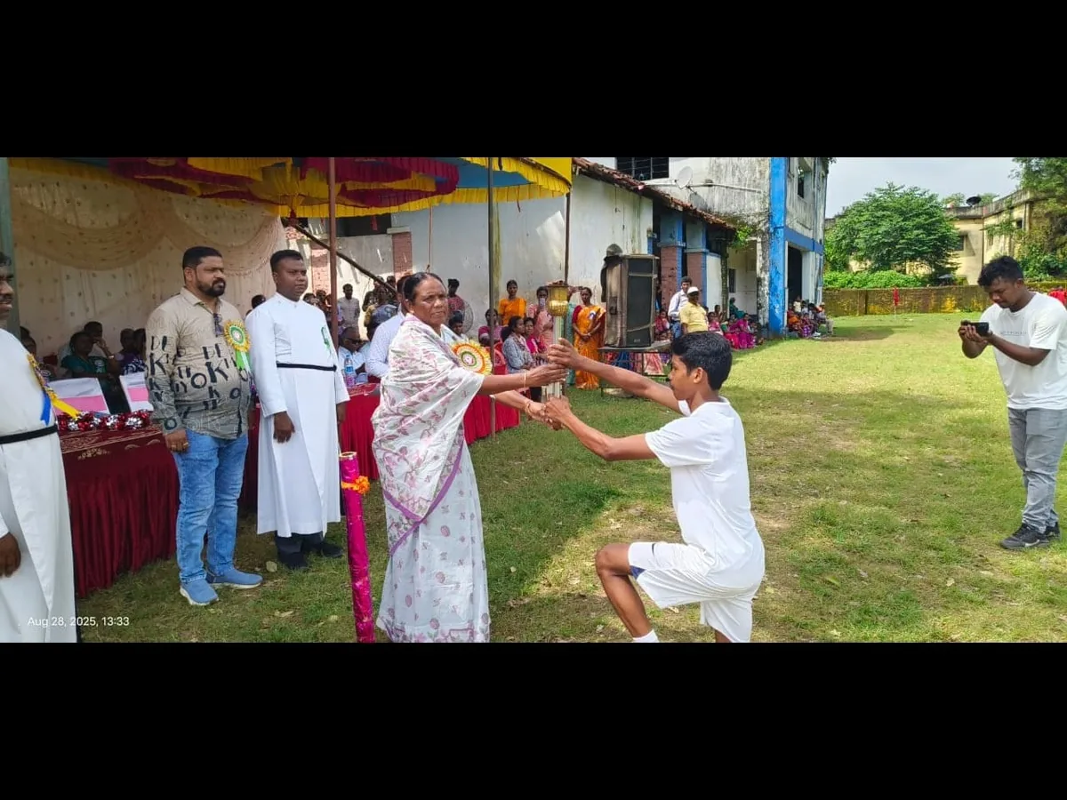 शानदार आयोजन: मनोहरपुर में संत आगस्तीन दिवस पर वार्षिक खेलकूद प्रतियोगिता संपन्न