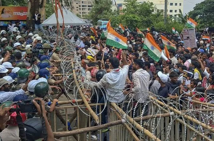 पीछे हटने से इनकार: झारखंड में भर्ती विवाद को लेकर 19वें दिन भी युवाओं का जोरदार प्रदर्शन जारी