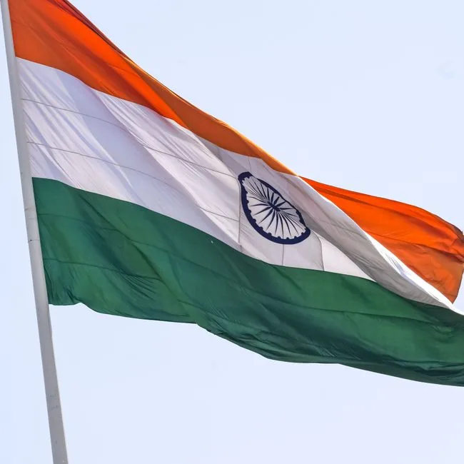 राष्ट्रीय गौरव: ग्वालियर में बने तिरंगे को देश के 18 राज्यों में फहराया जाएगा