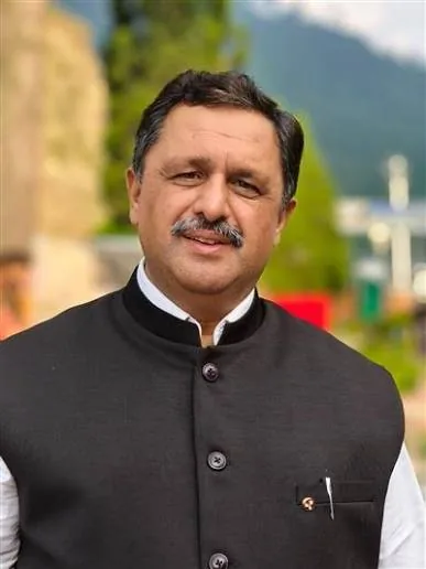 प्रशासनिक अपडेट: डीआरओ सोलन और डीसी सोलन मनमोहन शर्मा से जुड़े महत्वपूर्ण समाचार