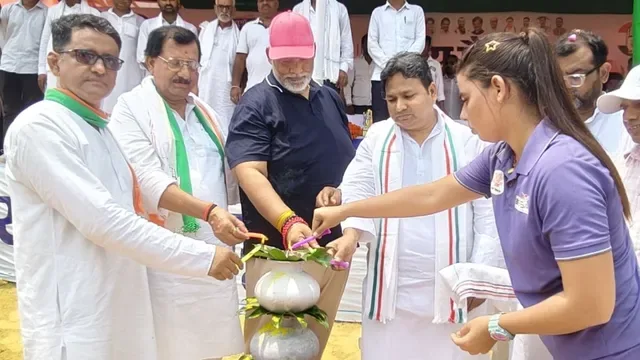 राजनीतिक हलचल: मधेपुरा में पप्पू यादव ने खेलकूद प्रतियोगिता का उद्घाटन कर राहुल गांधी को बताया युवाओं का विकल्प