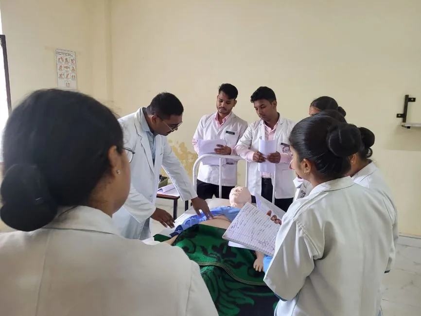 बड़ी मांग: झारखंड के बच्चों के लिए मणिपाल में मेडिकल सीटें 25 से बढ़ाकर 50 करने की मांग, स्वास्थ्य मंत्री से मिले कुणाल