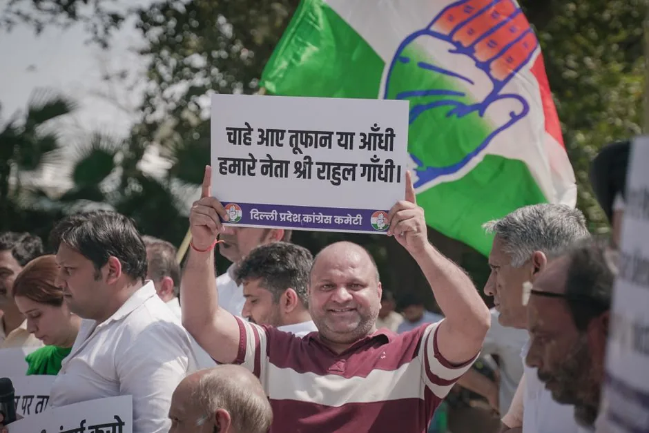 राजनीतिक बयानबाजी तेज: मनमोहन सिंह कोयला आवंटन मामले में पूरी तरह बेदाग, सोनिया गांधी ने सराहा