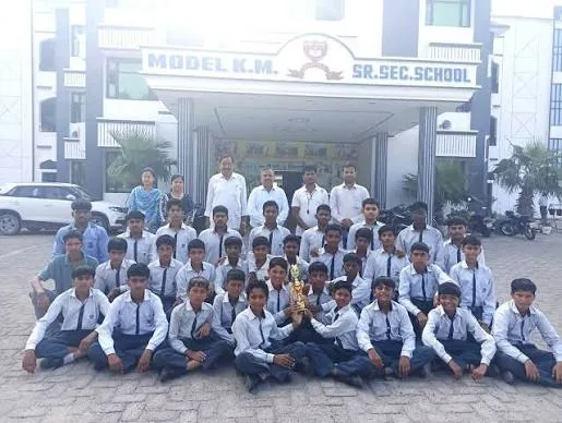 शानदार खेल उत्सव: सेक्रेड हार्ट स्कूल में छात्रों ने दिखाया खेल कौशल का दम