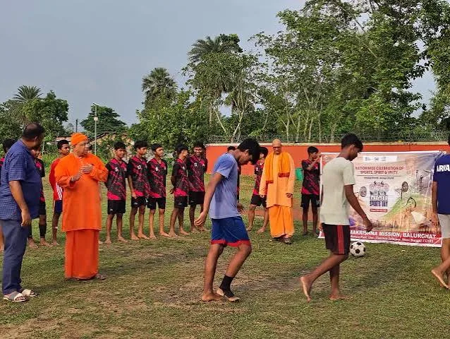 राष्ट्रीय खेल दिवस पर बालूमाथ के विद्यार्थियों और स्कूलों को मिली खेल सामग्रियों की सौगात ग्रामीण क्षेत्रों में खेल संस्कृति को मजबूत करने और प्रतिभाओं को प्रोत्साहित करने की अनूठी पहल