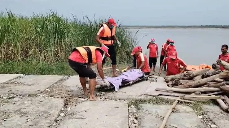 रहस्यमय घटना: नेपाल से बहकर यूपी के महराजगंज में आईं 3 लाशें, मचा हड़कंप