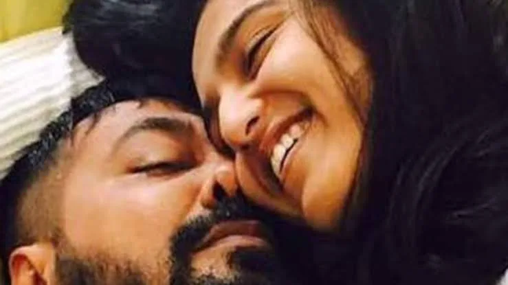 रिश्ते का सच: अनुराग कश्यप ने 20 साल छोटी गर्लफ्रेंड को डेट करने पर किया बड़ा खुलासा