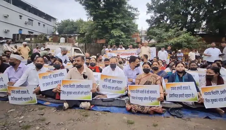 मौन सत्याग्रह: शुद्धिकरण विवाद के बीच कांग्रेस कार्यकर्ताओं का प्रदर्शन जारी