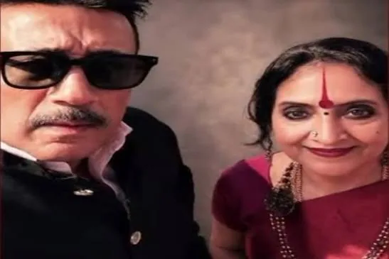 अनोखा सम्मान: जैकी श्रॉफ ने 93 साल की वैजयंती माला के पैर छूकर दी श्रद्धांजलि