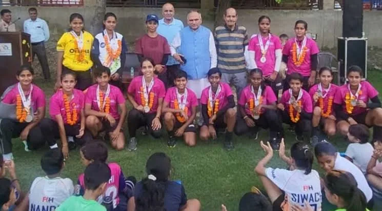शानदार सम्मान: राष्ट्रीय खेल दिवस पर स्वर्ण पदक विजेता हरियाणा महिला हॉकी टीम सम्मानित