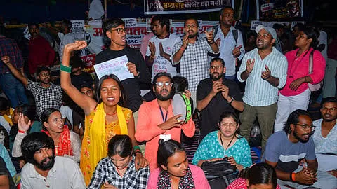छात्रों का प्रदर्शन: रांची में जेपीएससी परीक्षा की मांगों को लेकर छात्रों का आंदोलन 20वें दिन में प्रवेश कर गया है