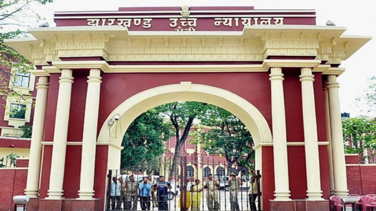 300 रुपये की रिश्वत के मामले में 30 साल तक चला मुकदमा, हाईकोर्ट ने सजा घटाई तो न्याय व्यवस्था की धीमी रफ्तार पर उठे गंभीर सवाल