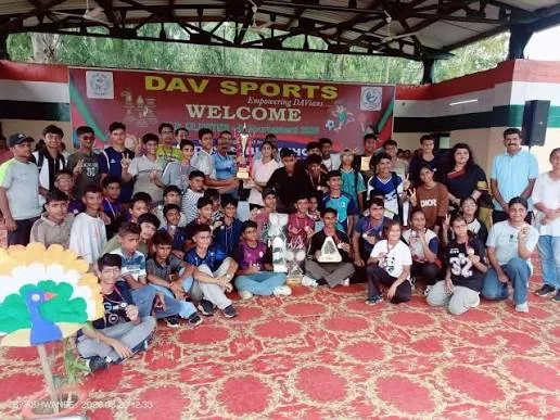 शानदार प्रदर्शन: औरैया में डीएवी स्पोर्ट्स यूपी क्लस्टर-4 प्रतियोगिता में गेल डीएवी पब्लिक स्कूल बना ओवरऑल चैंपियन
