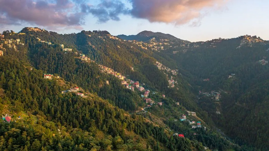 हिमाचल प्रदेश में प्रशासनिक और जनहित कार्यों को गति देने के लिए मुख्यमंत्री के विशेष कार्यक्रमों की समीक्षा
