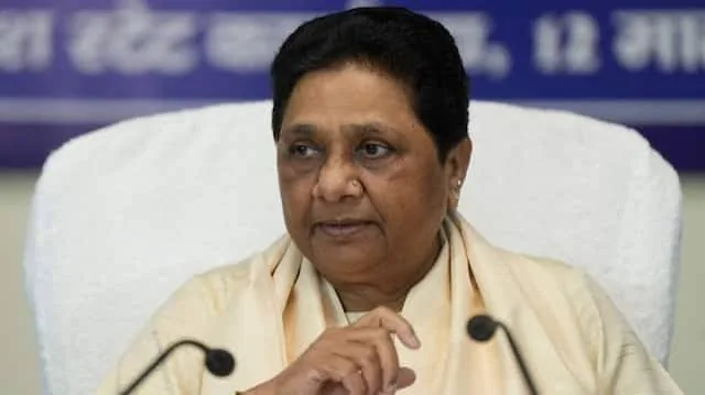 दलित वोटों की जंग: उत्तर प्रदेश में मायावती के कमजोर होते आधार के बीच राजनीतिक दलों की खींचतान तेज