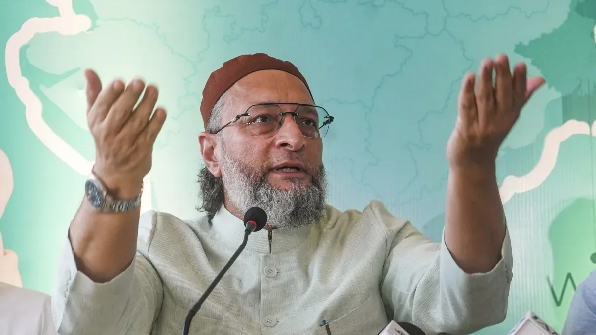 राजनीतिक हुंकार: असदुद्दीन ओवैसी ने उत्तर प्रदेश में बिहार जैसी राजनीतिक ताकत दिखाने का किया आह्वान