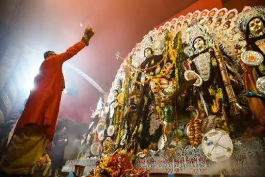 शारदीय उत्सव की तैयारी: दुर्गा पूजा समितियों को पश्चिम बंगाल सरकार द्वारा वित्तीय सहायता राशि बढ़ाए जाने का ऐलान