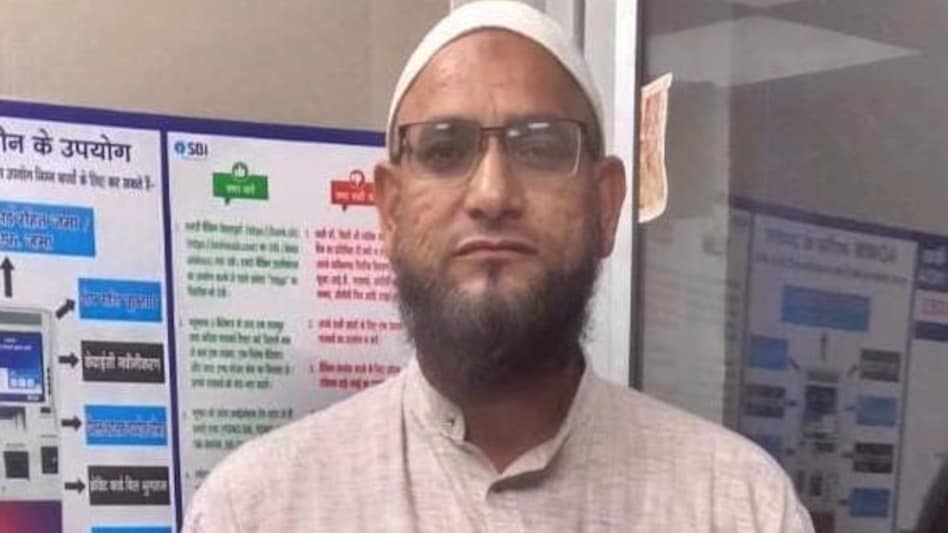 शिक्षक नौशाद हत्याकांड: आरोपी गौरव ने थाने पहुंचकर किया सरेंडर, दो तमंचे और कारतूस बरामद