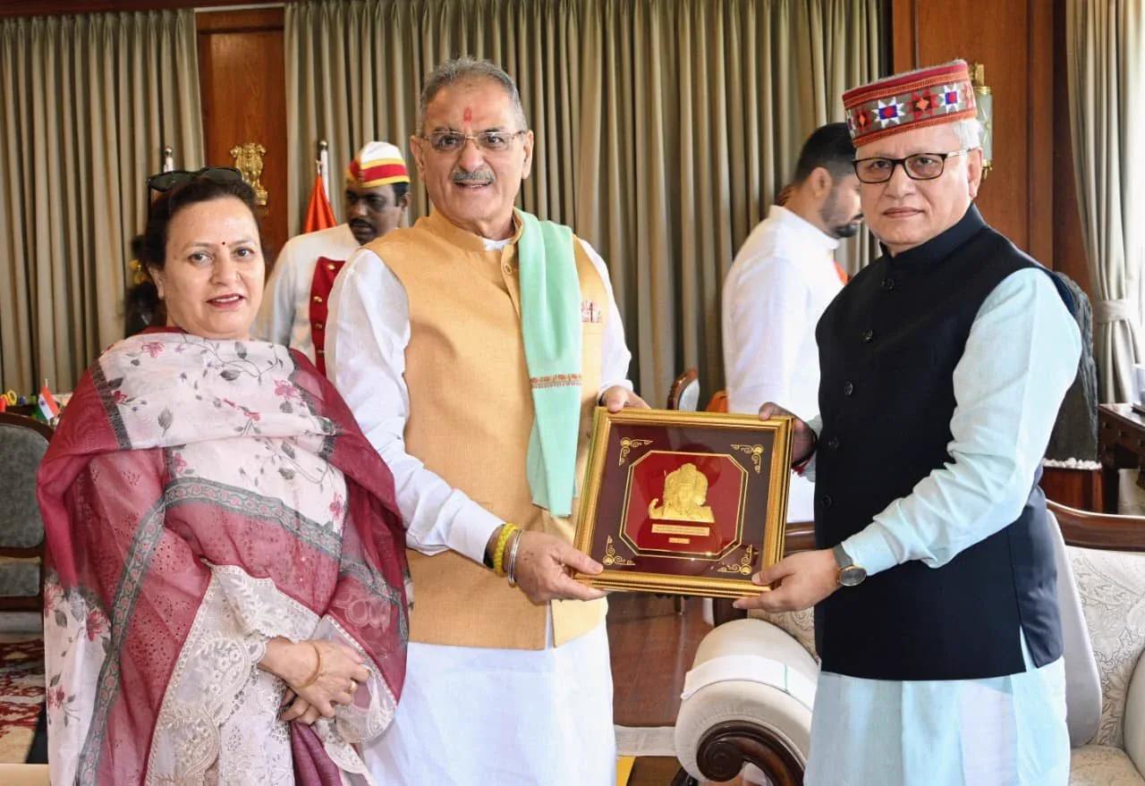 सद्भावना मुलाकात: गवर्नर कविंदर गुप्ता ने परिवार संग महाराष्ट्र के राज्यपाल जिष्णु देव वर्मा से की भेंट