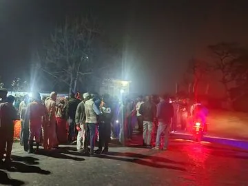 सड़क हादसा और छापेमारी: सोनभद्र में सड़क दुर्घटना में दो की मौत और कानपुर के मॉल में बड़ी कार्रवाई
