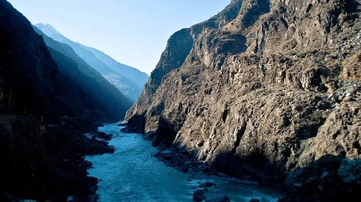 सिंधु जल संकट: सिंधु नदी के करीब होने के बावजूद पाकिस्तान क्यों जूझ रहा है पानी की भारी किल्लत से