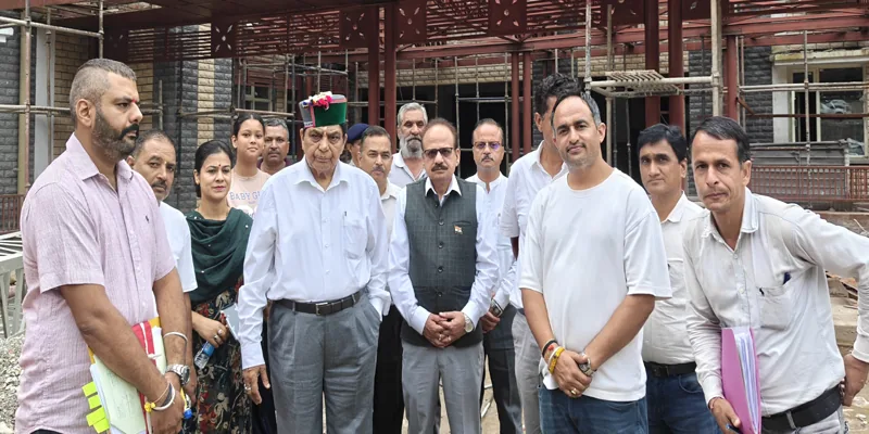 अस्पताल निरीक्षण: डॉ. शांडिल ने किया अत्याधुनिक निर्माणाधीन बहुउद्देशीय अस्पताल का जायजा