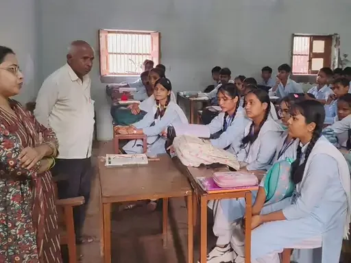 स्वास्थ्य चेतना: जलेसर में आयुर्वेद दिवस पर आयोजित जागरूकता कार्यक्रम में 45 लोग हुए शामिल