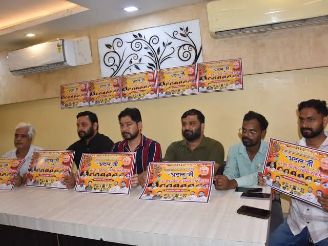 सांस्कृतिक उत्सव: हाथरस के दाऊजी मेले में अखिल भारतीय मुशायरे का आयोजन, कवियों ने दी प्रस्तुतियां