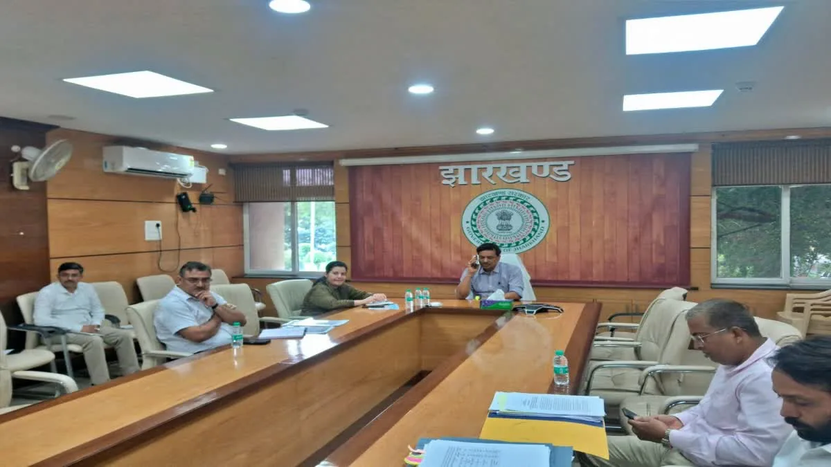 चिकित्सकों की कमी दूर: दक्षिण भारत से झारखंड लाए जाएंगे डॉक्टर, अपर मुख्य सचिव ने दिए संकेत