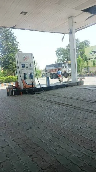 ईंधन घोटाला: लखीमपुर खीरी के पेट्रोल पंप पर पेट्रोल की जगह पानी मिलने का सनसनीखेज आरोप
