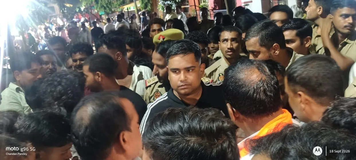 कुशीनगर में खौफनाक वारदात: युवक की चाकू गोदकर हत्या, दोस्त पर गहराया शक