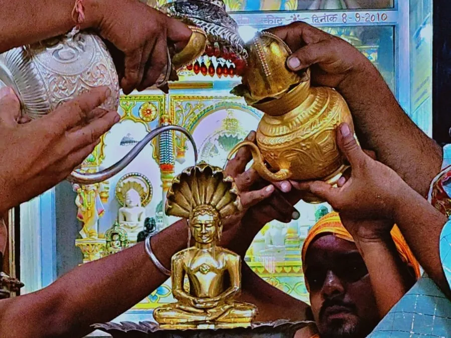 धर्म का उत्सव: आशियाना के महावीर दिगंबर जैन मंदिर में दशलक्षण महापर्व