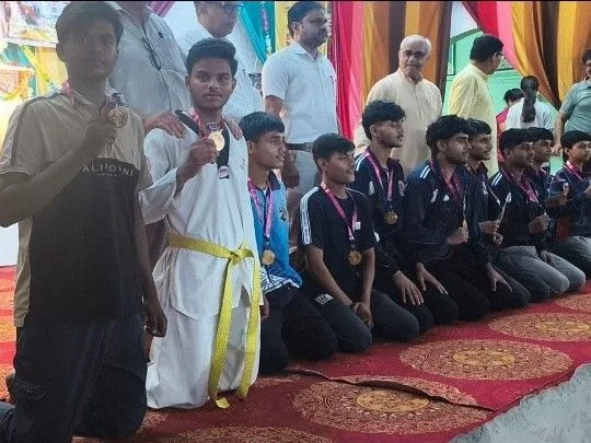 शानदार प्रदर्शन: अलीगढ़ के खिलाड़ियों ने प्रांतीय खेलकूद प्रतियोगिता में जीते पदक, अभय को स्वर्ण और मनीष को मिला रजत