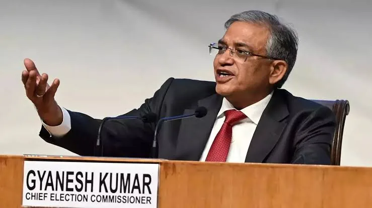 राजनीतिक घमासान: मुख्य निर्वाचन आयुक्त पर विपक्ष के सवाल उठाने को योगी ने बताया दुर्भाग्यपूर्ण