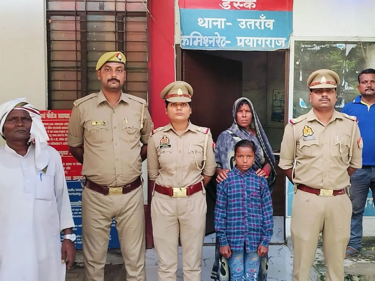 न्याय की गुहार: अधिवक्ता बेटी को इंसाफ दिलाने कानपुर से प्रयागराज पहुंचा परिवार