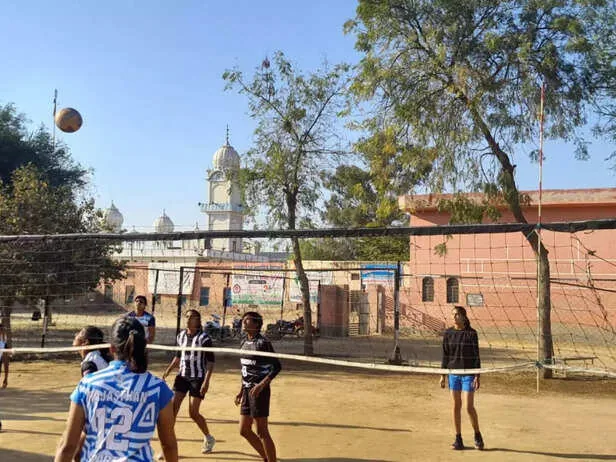 खेल जगत में बड़ी सफलता: चार वॉलीबॉल खिलाड़ी राज्य आवासीय खेल प्रशिक्षण केंद्र के लिए चयनित