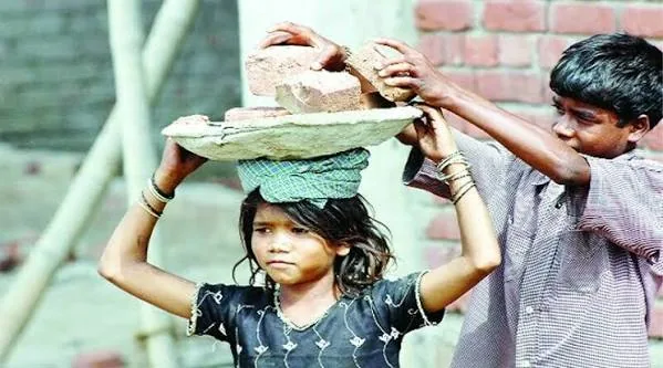 बड़ी कार्रवाई: बालश्रम के लिए गुजरात ले जाए जा रहे पांच नाबालिगों को बचाया गया