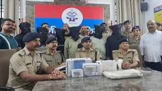 साइबर ठगी का पर्दाफाश: उत्तराखंड में अंतरराष्ट्रीय रैकेट का भंडाफोड़, छह गिरफ्तार