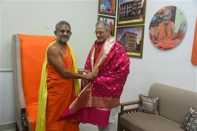 सांस्कृतिक विरासत संरक्षण: कविंद्र गुप्ता ने श्री पेजावर मठ की भूमिका को सराहा