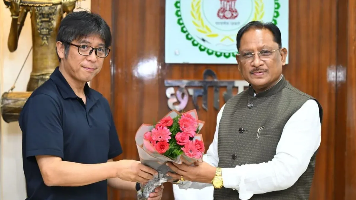सांस्कृतिक आदान-प्रदान: सीएम विष्णुदेव साय से मिले जापान की एहिमे यूनिवर्सिटी के छात्र