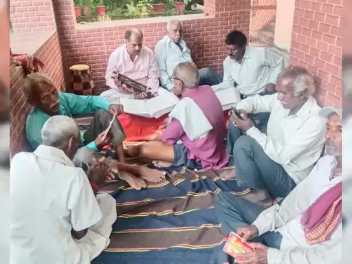 आध्यात्मिक अनुष्ठान: झांसी के खेड़ापति हनुमान मंदिर में सुंदरकांड पाठ का आयोजन