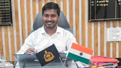 संघर्ष की मिसाल: कचरा बीनने वाली मां के बेटे ने क्रैक की यूपीएससी परीक्षा और बने आईएफएस अधिकारी
