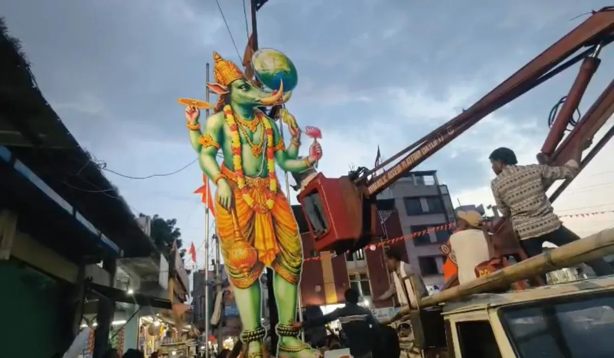 लाट मस्जिद विवाद: मध्य प्रदेश के धार में हिंदू संगठनों द्वारा विजय मंदिर होने का दावा और आगामी 'वराह मार्च'