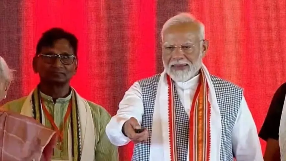 विशेष संवाद: प्रधानमंत्री मोदी ने वाराणसी से वडनगर आए युवाओं से की खास चर्चा, साझा किए कुंभ सफाई से जुड़े अनुभव