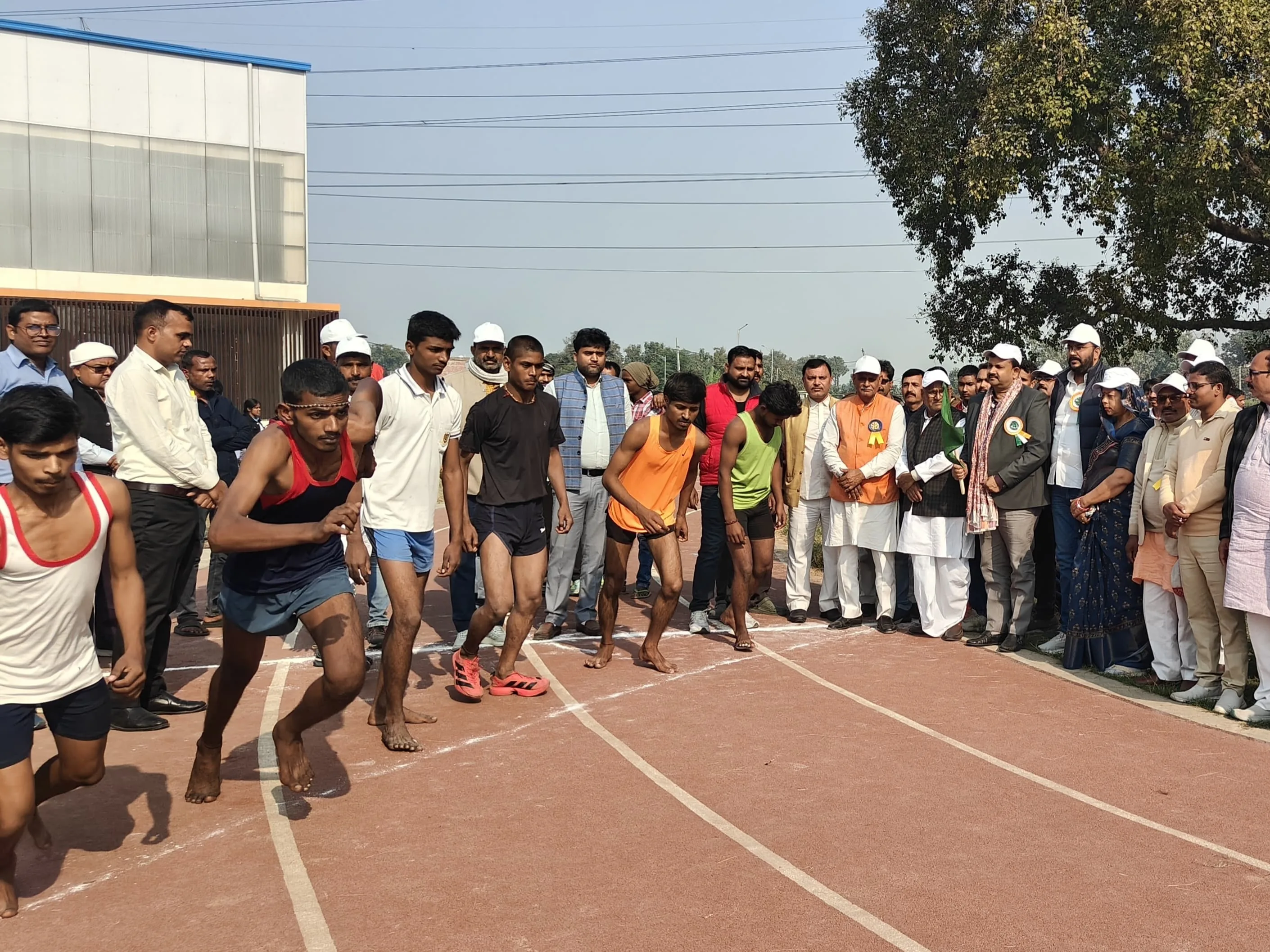 सांसद खेल महोत्सव: एथलेटिक्स और वॉलीबॉल प्रतियोगिताओं का भव्य आयोजन