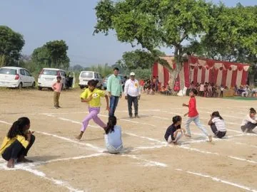 खेलकूद का आगाज: सरनाऊ में संकुल स्तरीय खेलकूद प्रतियोगिता का हुआ भव्य शुभारंभ