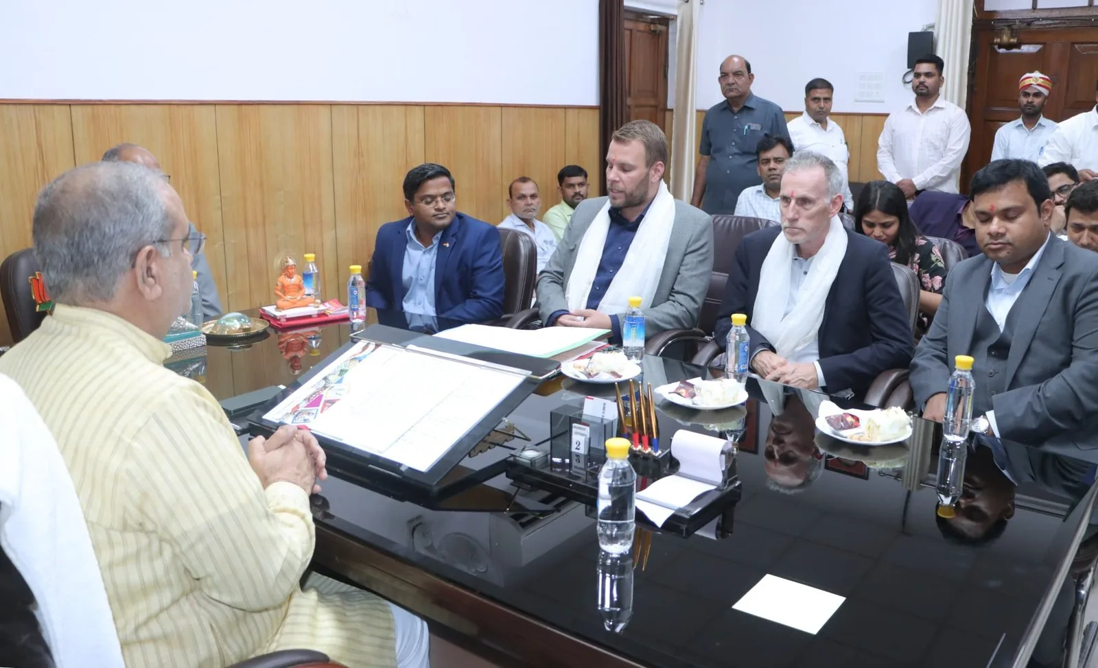 वैश्विक बाजार का रास्ता: उत्तर प्रदेश के एमएसएमई को जर्मनी से मिलेगा बड़ा सहारा, मंत्री भूपेंद्र चौधरी से मिले प्रतिनिधिमंडल