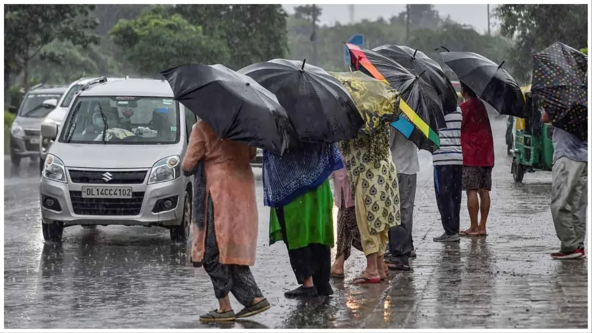 भारी बारिश का कहर: मध्य प्रदेश में ऑरेंज अलर्ट जारी, दिल्ली-यूपी समेत पूरे देश में मौसम का मिजाज बदला