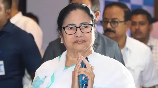 राजनीतिक बदलाव: ममता बनर्जी और कांग्रेस के बीच बदले समीकरण, विपक्षी एकता की नई जमीन तैयार